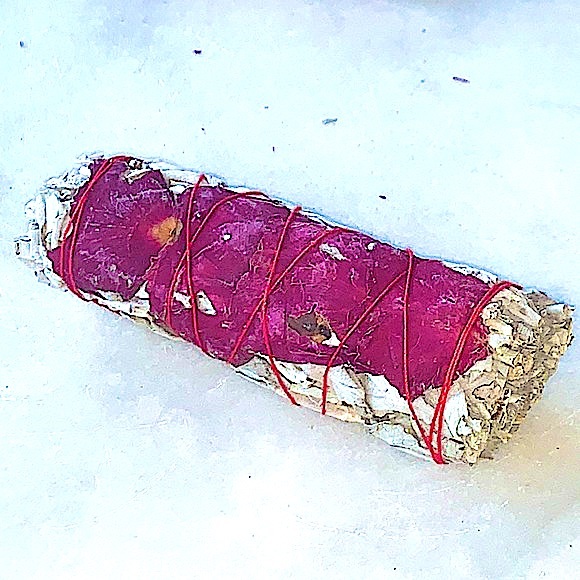 SAGE SMUDGE CLEANSING STICK WITH RED ROSE PETALS - Picture 3 of 6